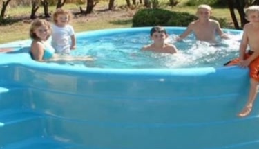 Platzsparende Gartenpools: So bekommen Sie Sommerspaß mit einfacher Einrichtung und intelligentem Design