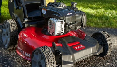 Gas Lawn Mowers: Strong Performance for Reliable and Efficient Lawn Care