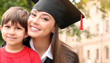 A Complete Guide to Understanding Scholarships for Single Moms