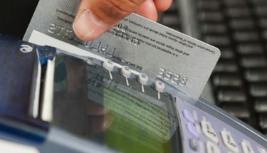 7 Risky Places To Never Use a Debit Card: Payment Security Awareness and Financial Protection Tips