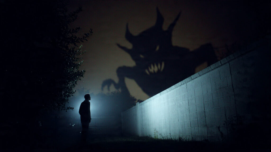 10 Bewildering Photos That Are Not Quite What They Seem The Shadow That Looks Like a Monster